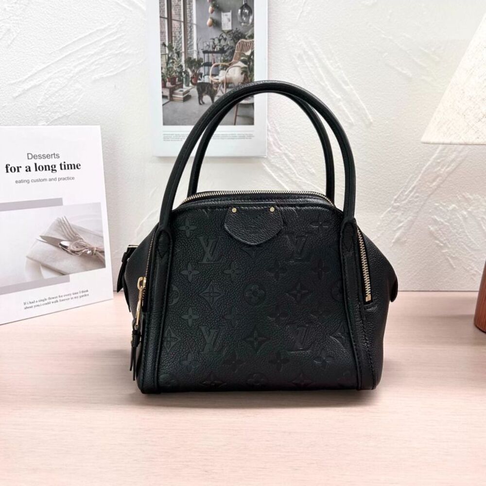 Louis Vuitton Women Pre-Loved Bag Very Good Condition